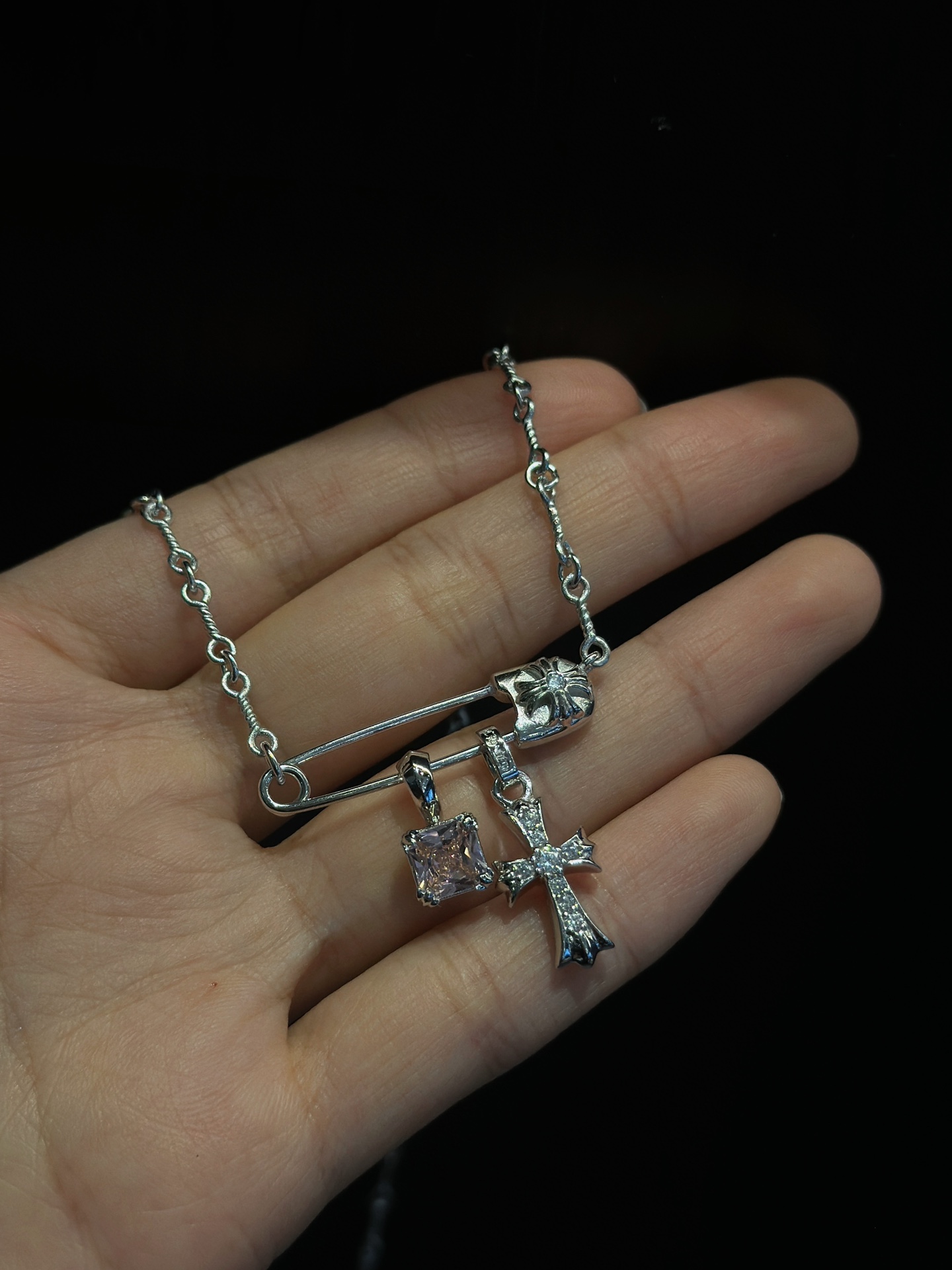 Chrome Hearts 𝐂𝐡𝐫𝐨𝐦𝐞 𝐡𝐞𝐚𝐫𝐭𝐬 克罗心 别针十字架镀白金方糖项链