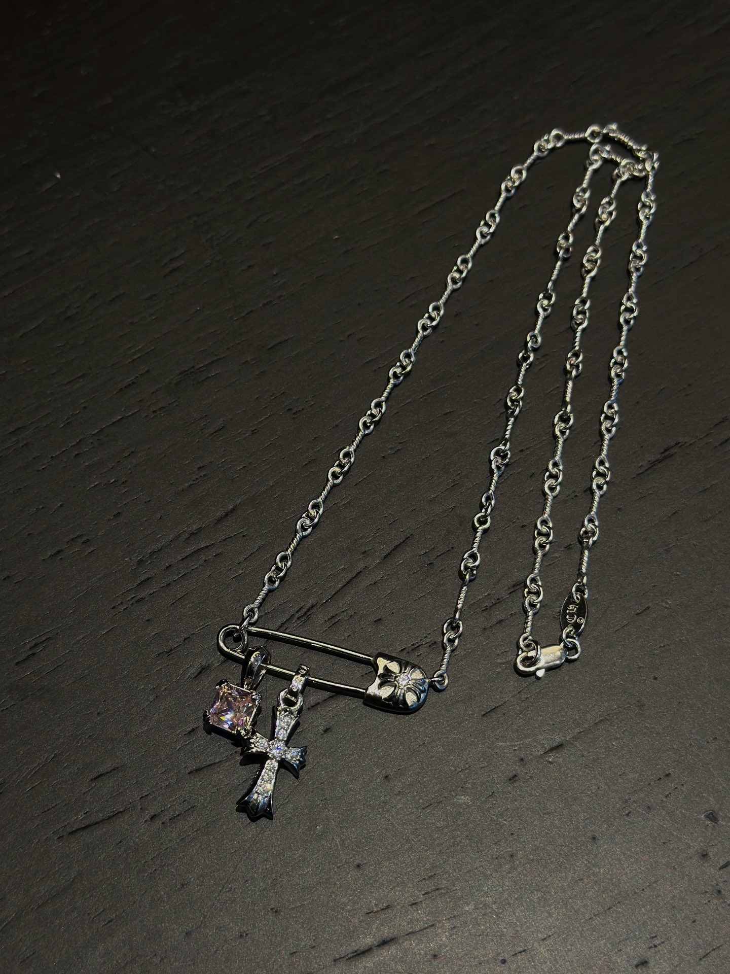 Chrome Hearts 𝐂𝐡𝐫𝐨𝐦𝐞 𝐡𝐞𝐚𝐫𝐭𝐬 克罗心 别针十字架镀白金方糖项链