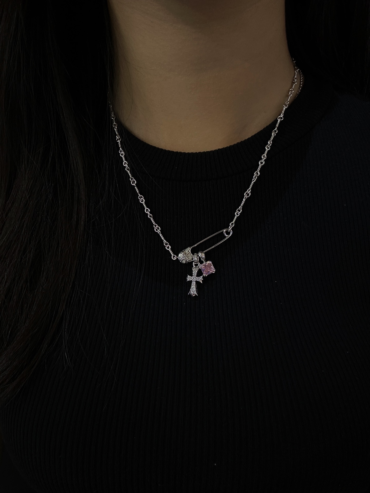 Chrome Hearts 𝐂𝐡𝐫𝐨𝐦𝐞 𝐡𝐞𝐚𝐫𝐭𝐬 克罗心 别针十字架镀白金方糖项链