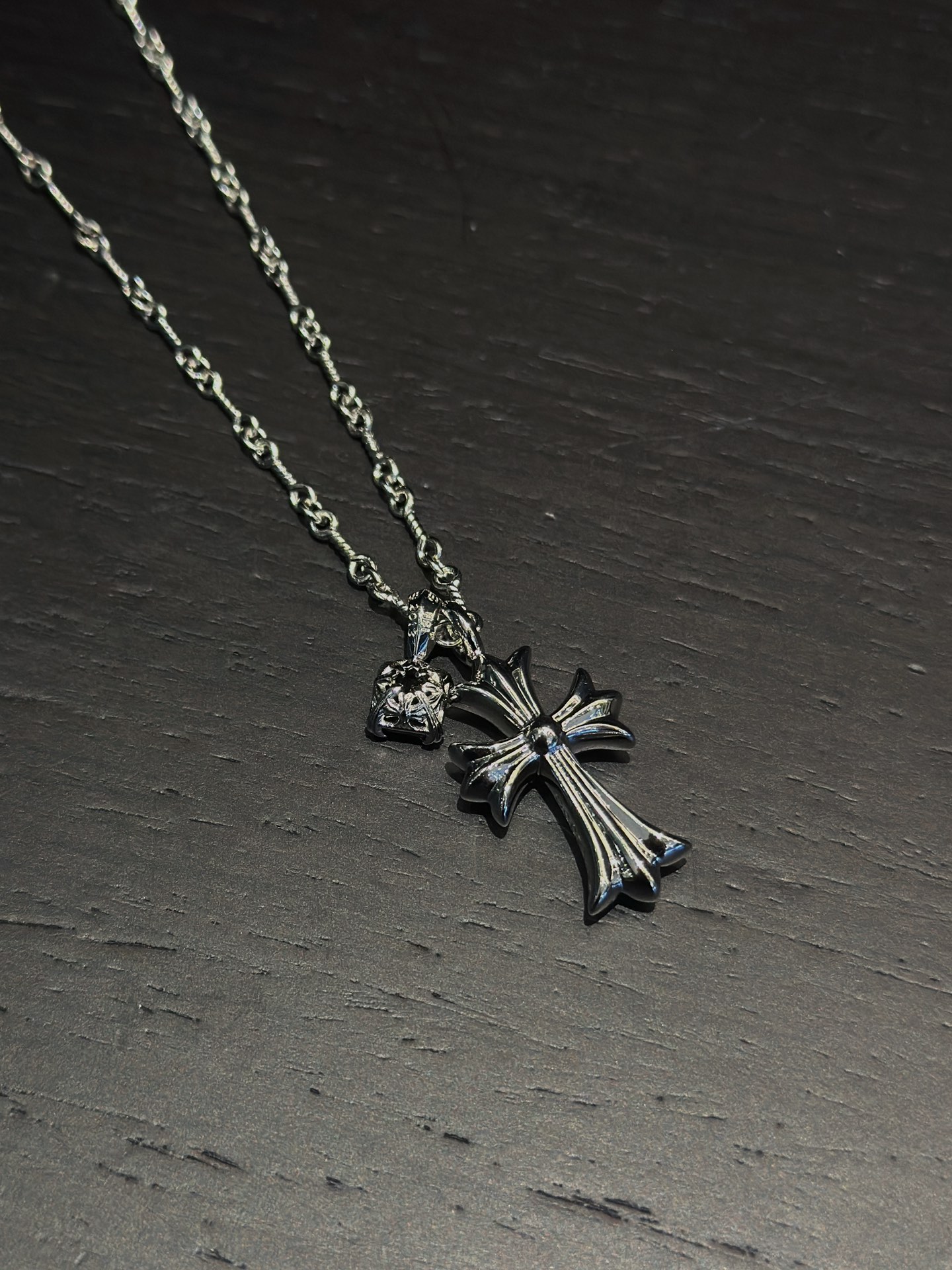 NO:582918,Chrome Hearts Cross Platinum Plated Sugar Cube Necklace Paired with the new Sugar Cube Black Diamond White Diamond Cross, the upper body effect is excellent. A must-have necklace for summer, size 55cm, fine jewelry, chrome hearts, necklace19860909克罗心 十字架镀白金方糖项链 搭配新款方糖黑钻 白钻十字架 上身效果极佳 夏日必搭项链 size55cm,饰品精品,chrome hearts,necklace,Jewelry