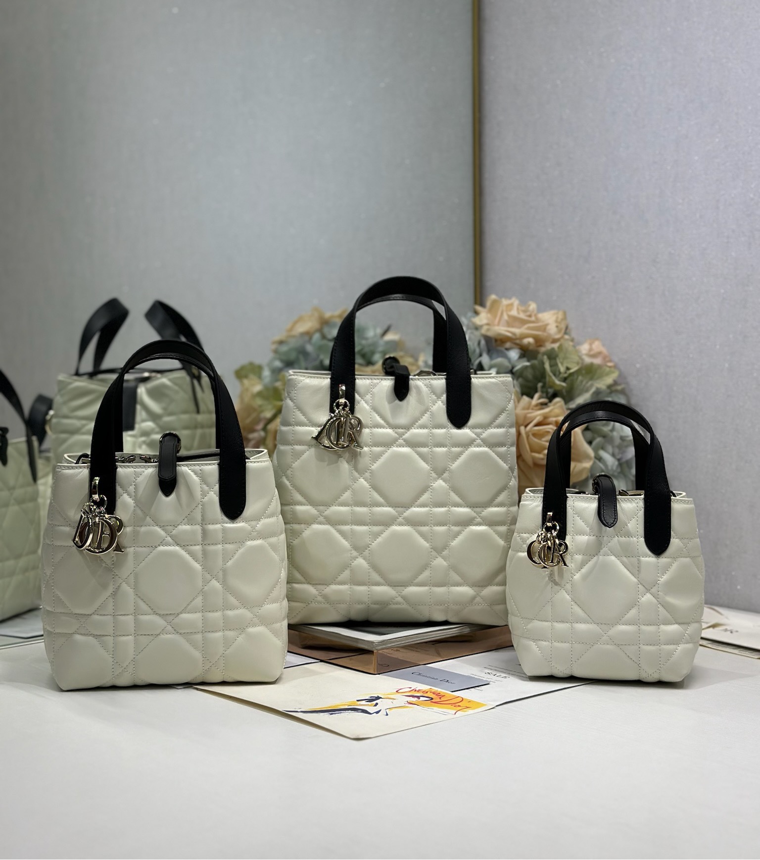 NO:389296,Toujours vertical handbag #white and black_Three numbers comparison chart √ Model 2836, Dior, dior19860909Toujours 竖版手袋#白拼黑_ 三个号对比图√  型号2836,迪奥,dior,Bag