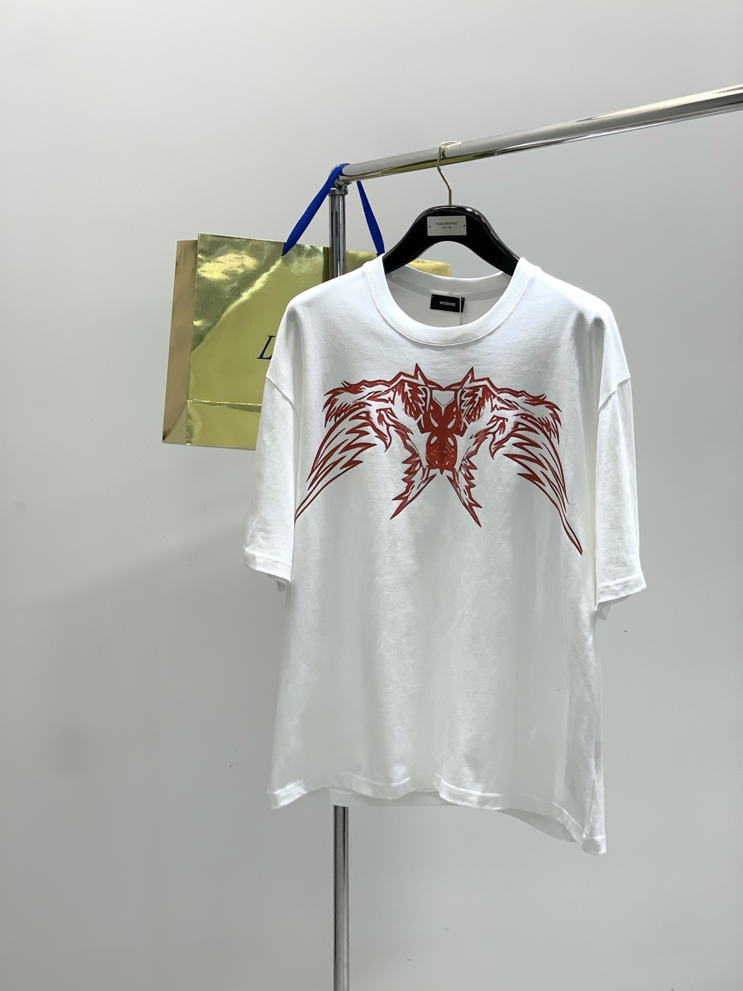 NO:456413,,WE11DONE Korean trendy brand, new summer products, special counters are available at the same time, original singles, fashionable and casual round neck short-sleeved T-shirt, using imported original fabric, top-grade printed craft letter pattern logo, extremely high grade, counters are selling, fashionable and handsome, three-standard, 2 colors recommended, code number S-L, T-shirt,tees, t-shirt,alexander wang19860909,WE11DONE韩国潮牌,夏季新品,专柜同步有售,原单狠货,时尚休闲圆领短袖T恤,采用进口原版面料,顶级印花工艺字母图案logo,档次极高,专柜卖相,上身时尚帅气,三标齐全,2色推荐,码数S-L,,T-shirt,tees，t-shirt,alexander wang,Men's clothing