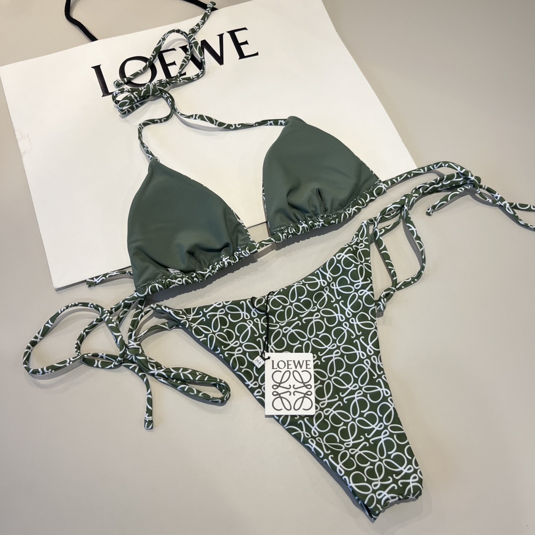  🆕
罗意威LOEWE新款比基尼泳衣👙❤️😍🥰适合多种场景的游泳衣🏊‍♀️海边 游泳池 温泉 水上乐园 