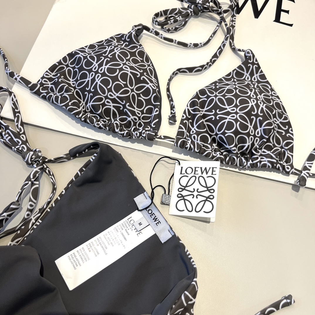  🆕
罗意威LOEWE新款比基尼泳衣👙❤️😍🥰适合多种场景的游泳衣🏊‍♀️海边 游泳池 温泉 水上乐园 