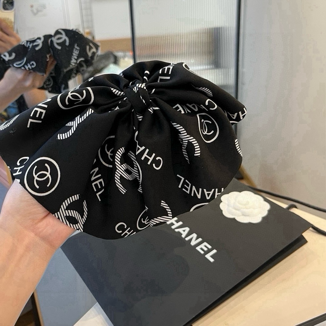 🆕

Chanel香奈儿蝴蝶结顶夹