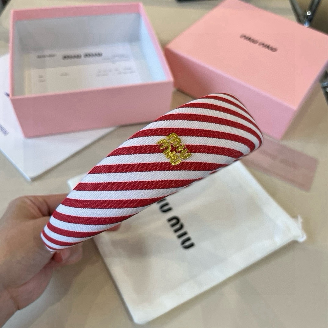 🆕

miumiu缪缪新款发箍