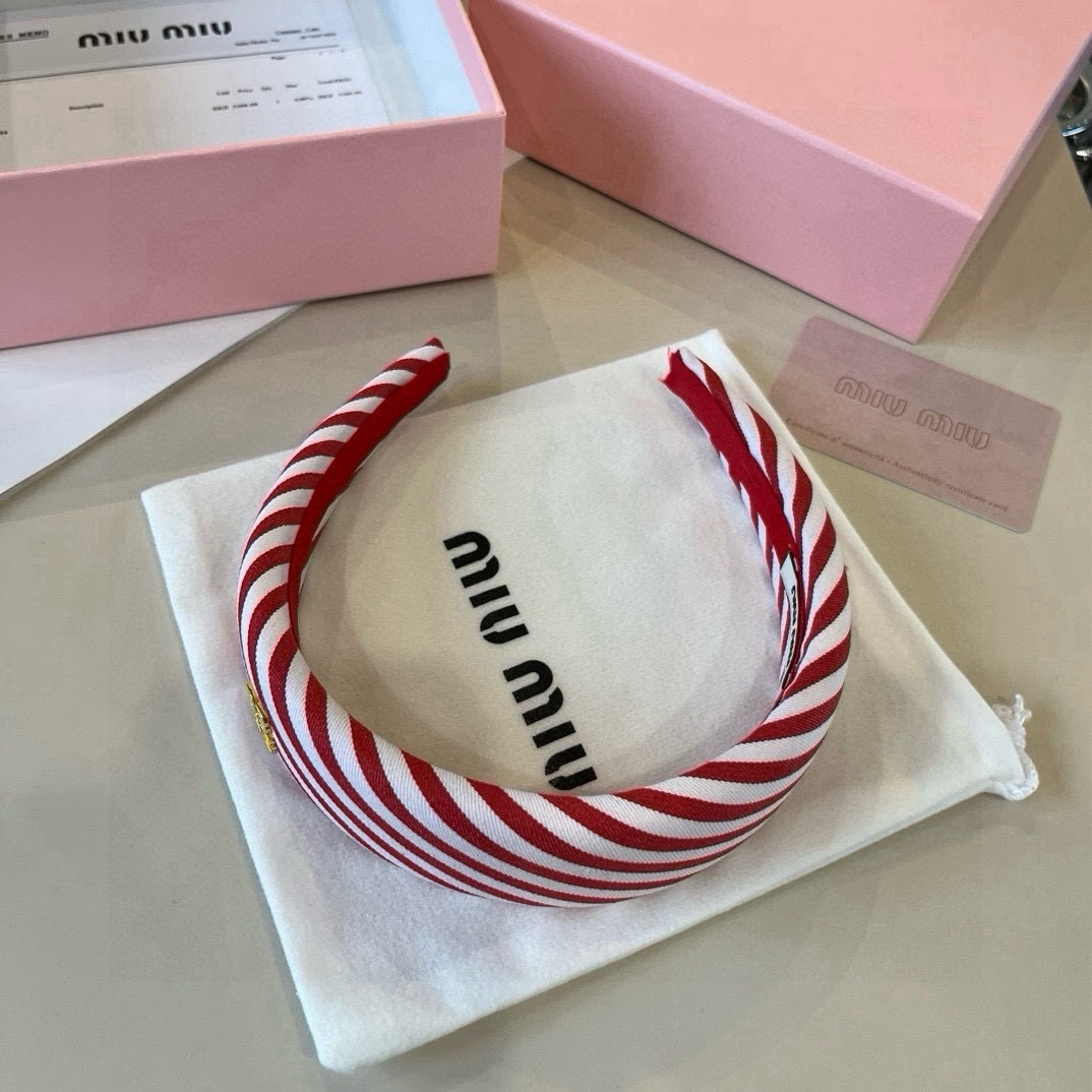 🆕

miumiu缪缪新款发箍