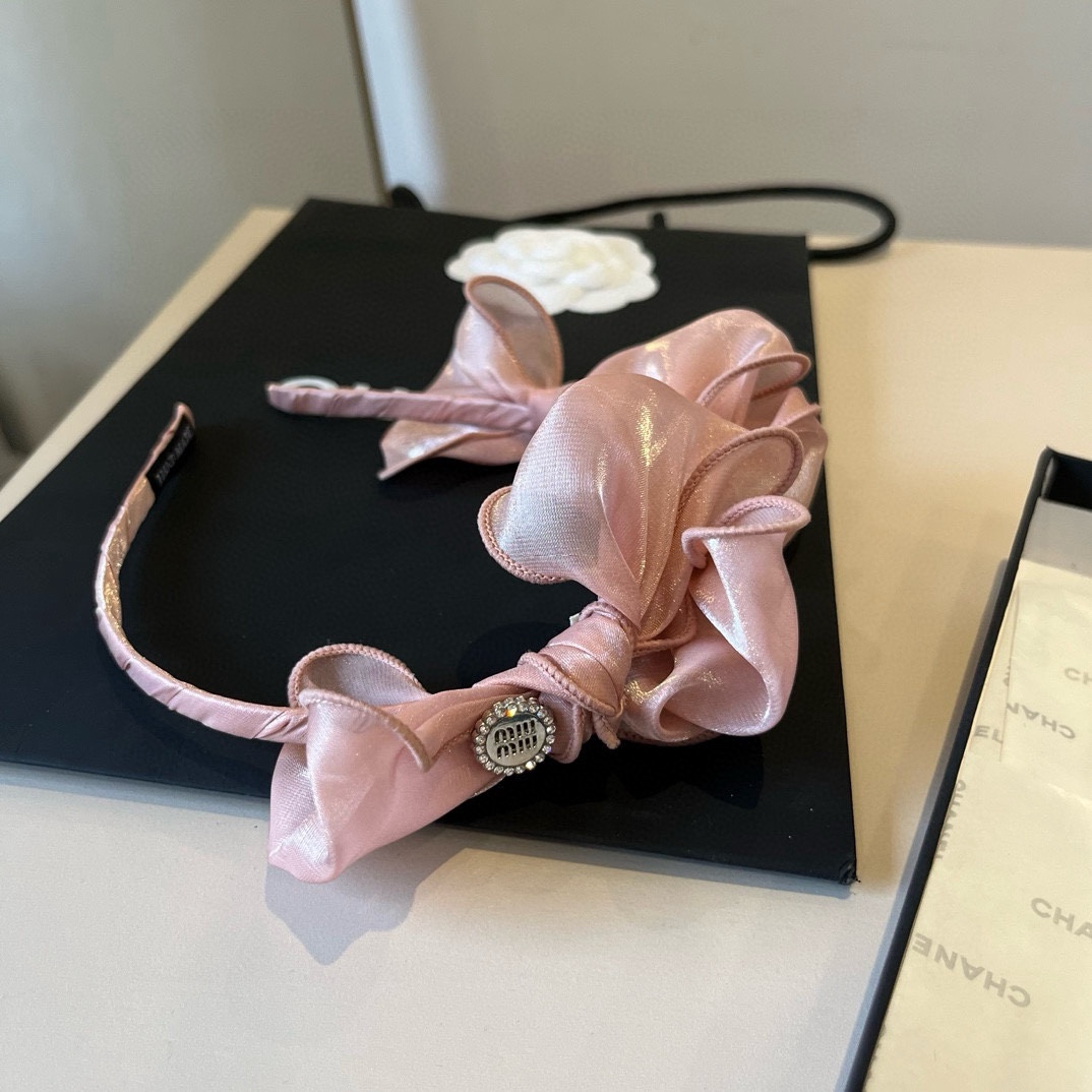 🆕

miumiu缪缪新款发箍