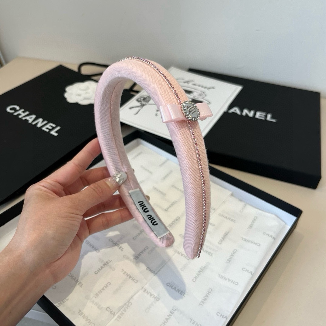 🆕

miumiu缪缪新款发箍