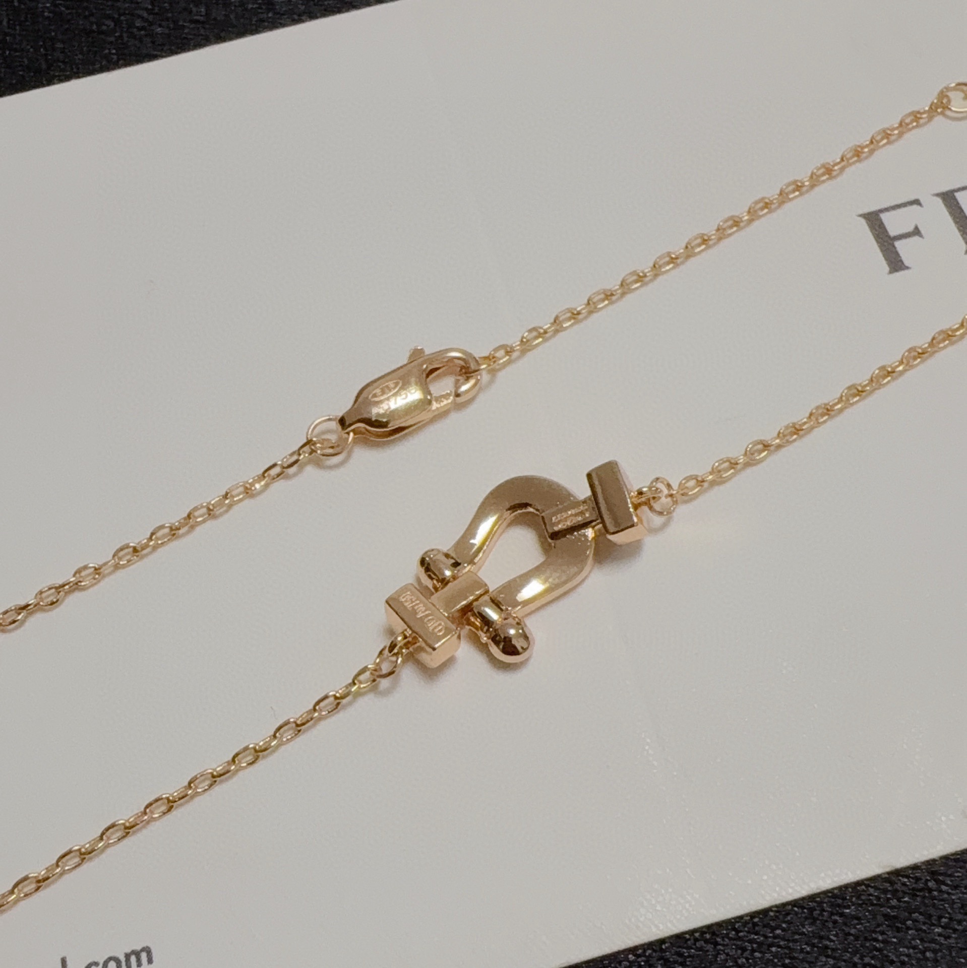 Fred 新品发布 火爆 Fred斐登满钻、半钻、无钻小马蹄扣中性款高品质项链