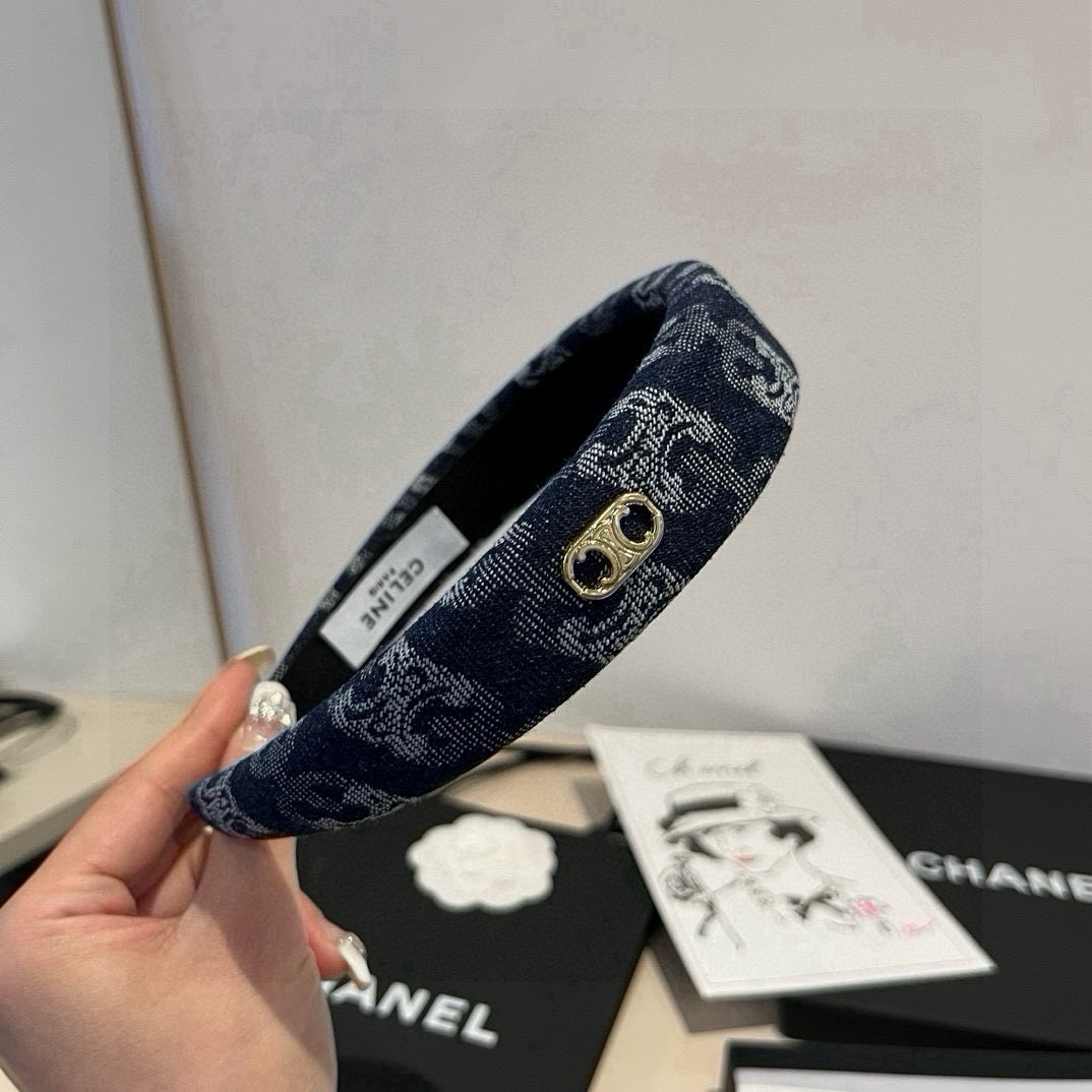 🆕

Celine赛琳新款发箍