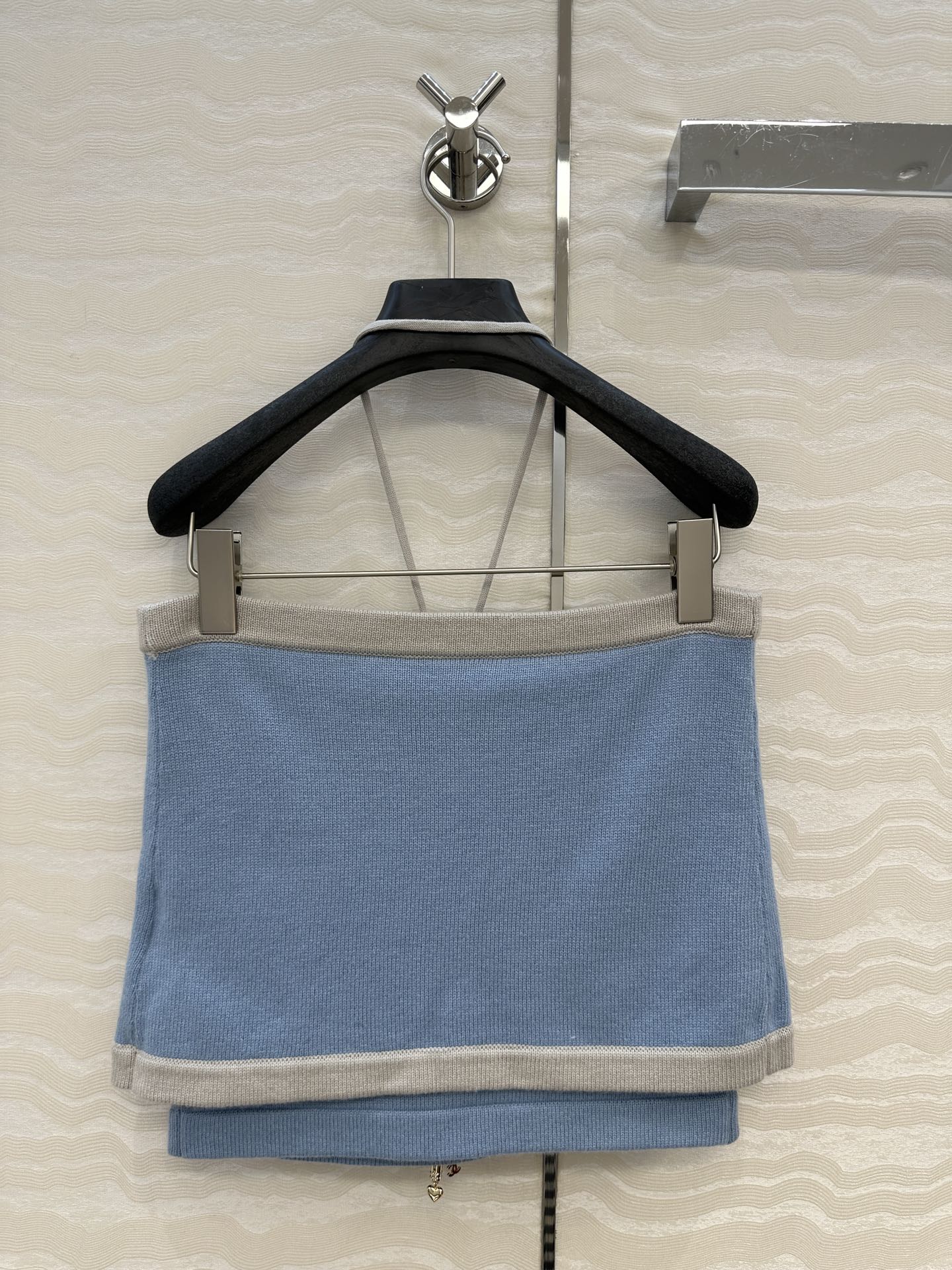 独家首发❤️原单品质，Coco25a新品！羊绒撞色两件套设计抹胸小吊带！金属配件装饰百搭减龄又时髦！瑞士