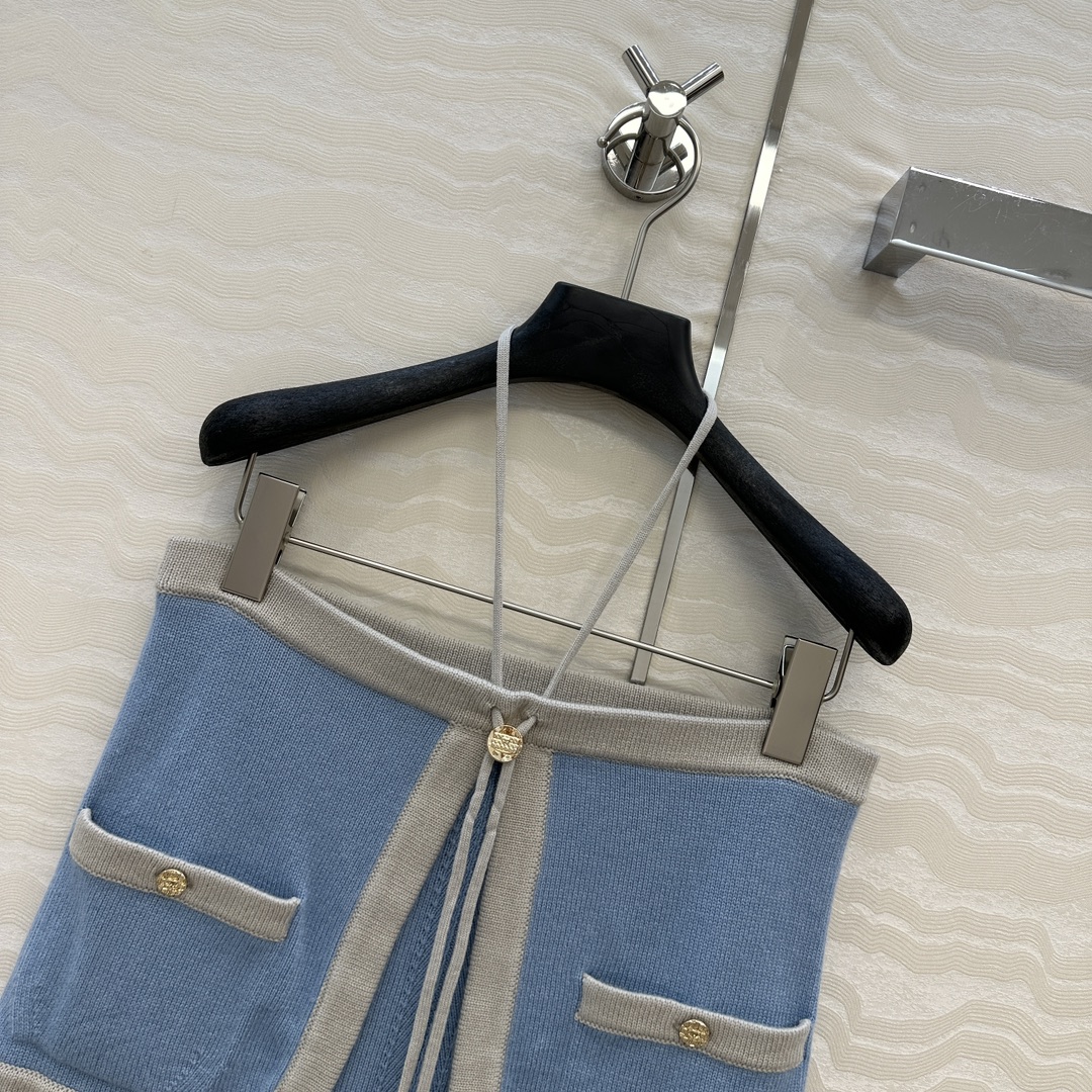 独家首发❤️原单品质，Coco25a新品！羊绒撞色两件套设计抹胸小吊带！金属配件装饰百搭减龄又时髦！瑞士