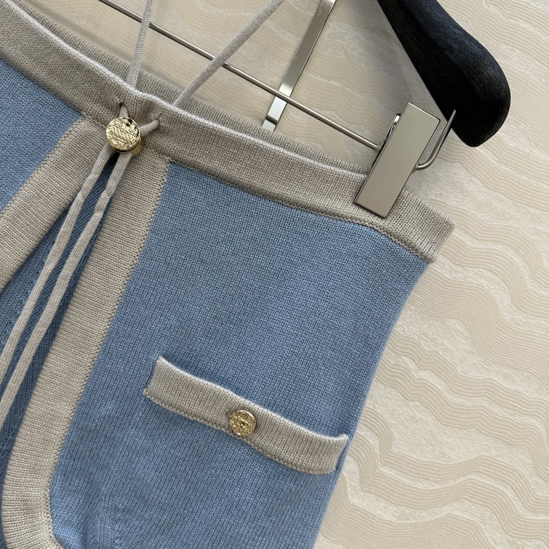 独家首发❤️原单品质，Coco25a新品！羊绒撞色两件套设计抹胸小吊带！金属配件装饰百搭减龄又时髦！瑞士