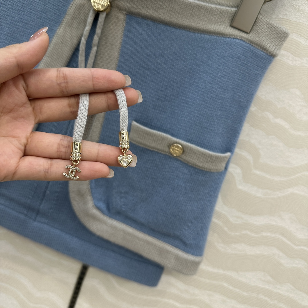 独家首发❤️原单品质，Coco25a新品！羊绒撞色两件套设计抹胸小吊带！金属配件装饰百搭减龄又时髦！瑞士