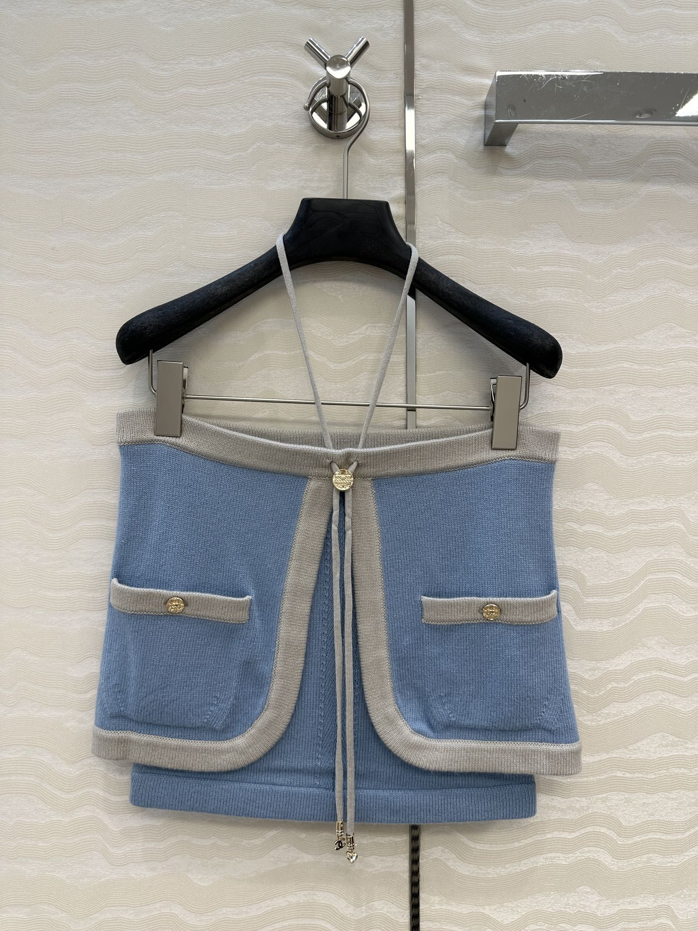 独家首发❤️原单品质，Coco25a新品！羊绒撞色两件套设计抹胸小吊带！金属配件装饰百搭减龄又时髦！瑞士