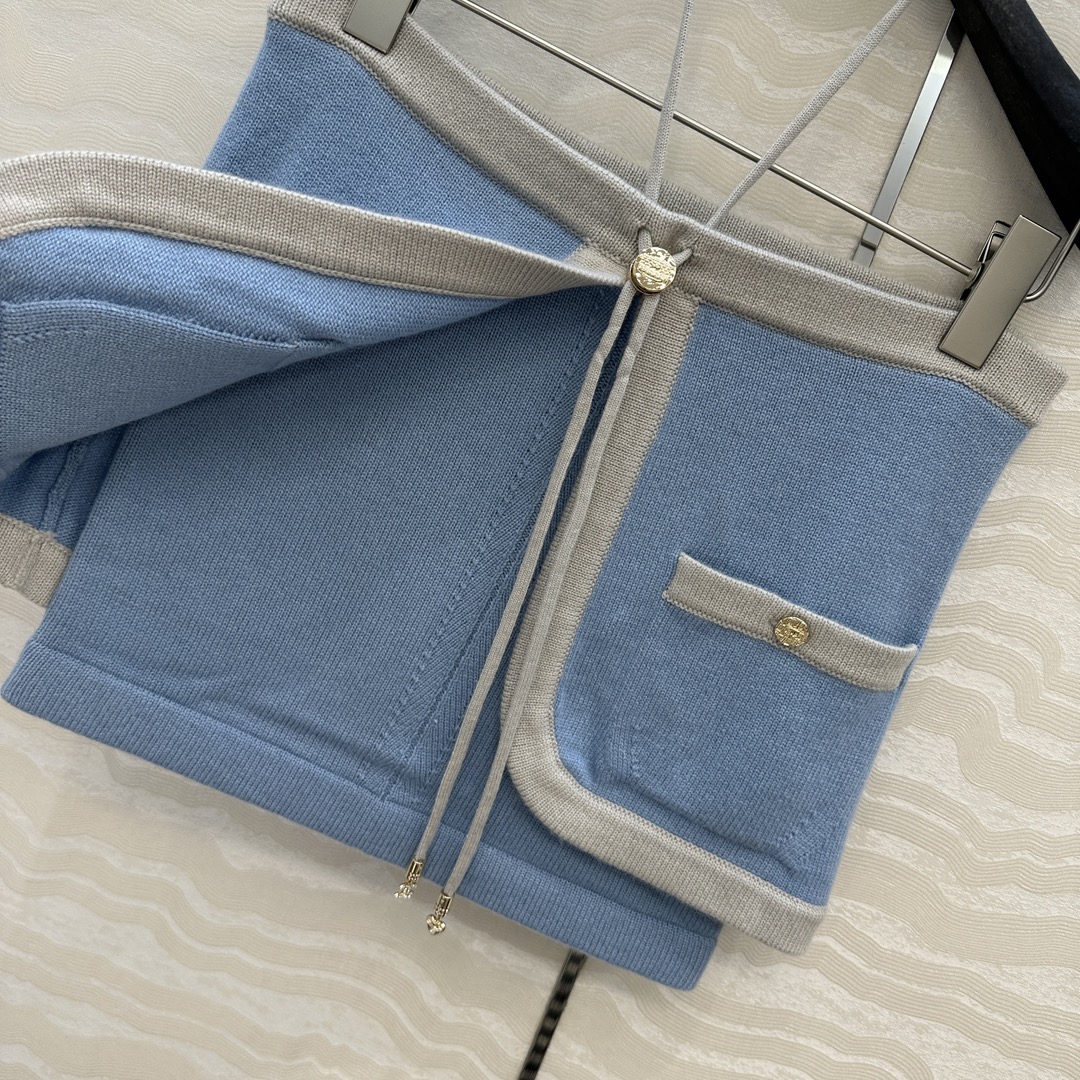 独家首发❤️原单品质，Coco25a新品！羊绒撞色两件套设计抹胸小吊带！金属配件装饰百搭减龄又时髦！瑞士