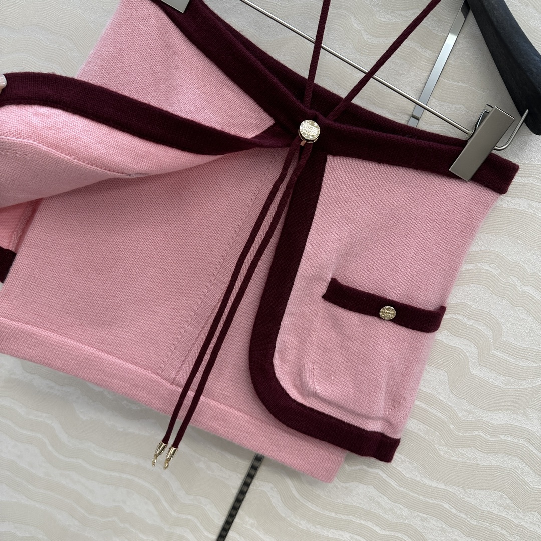 独家首发❤️原单品质，Coco25a新品！羊绒撞色两件套设计抹胸小吊带！金属配件装饰百搭减龄又时髦！瑞士