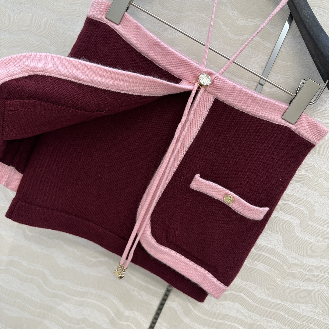 独家首发❤️原单品质，Coco25a新品！羊绒撞色两件套设计抹胸小吊带！金属配件装饰百搭减龄又时髦！瑞士