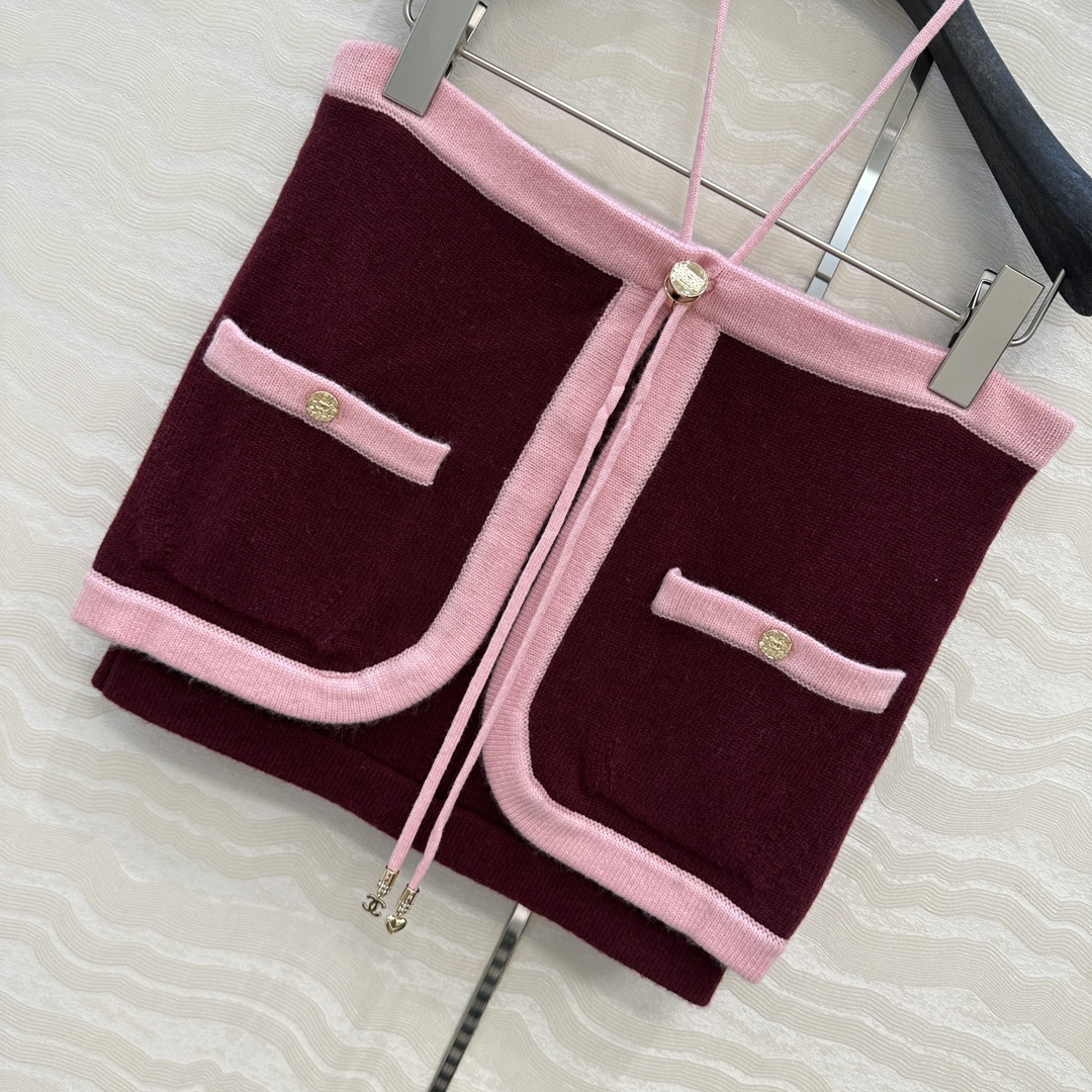 独家首发❤️原单品质，Coco25a新品！羊绒撞色两件套设计抹胸小吊带！金属配件装饰百搭减龄又时髦！瑞士