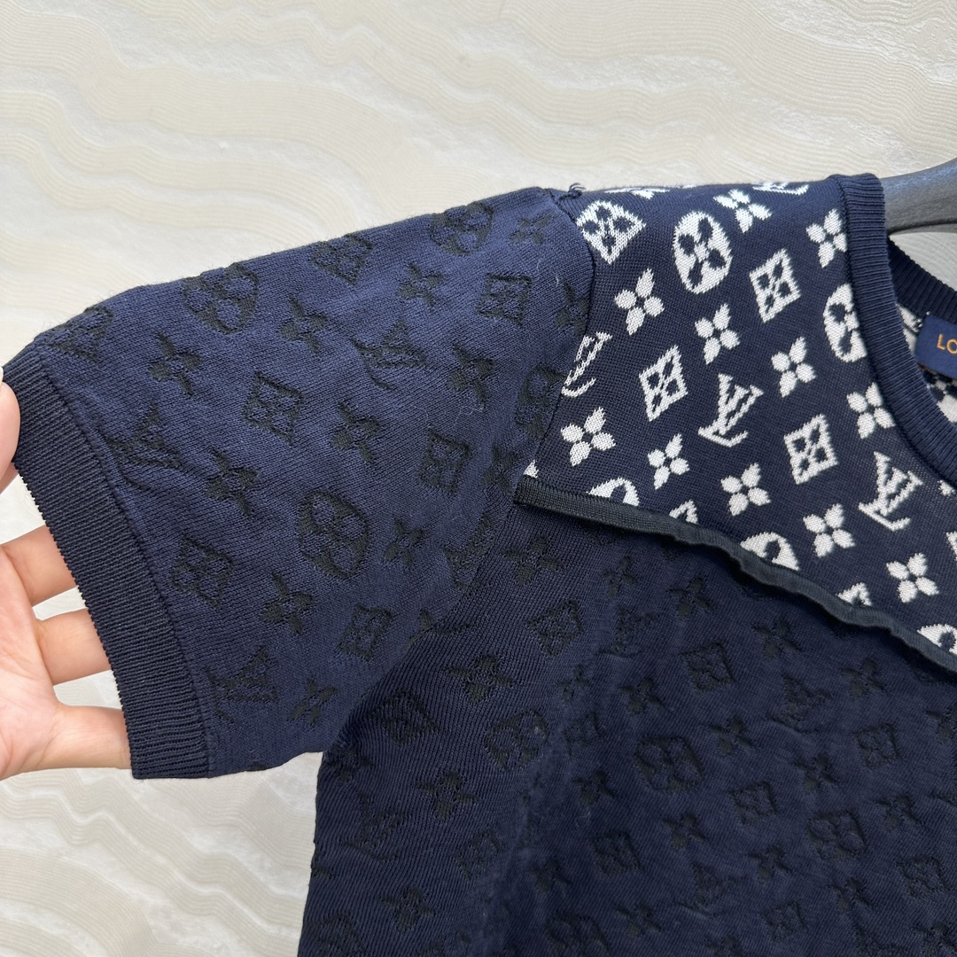 独家首发❤️原单品质！25s春夏 度假新品针织短袖上衣。定制海军蓝MONOGRAM提花撞色。18针徳国机