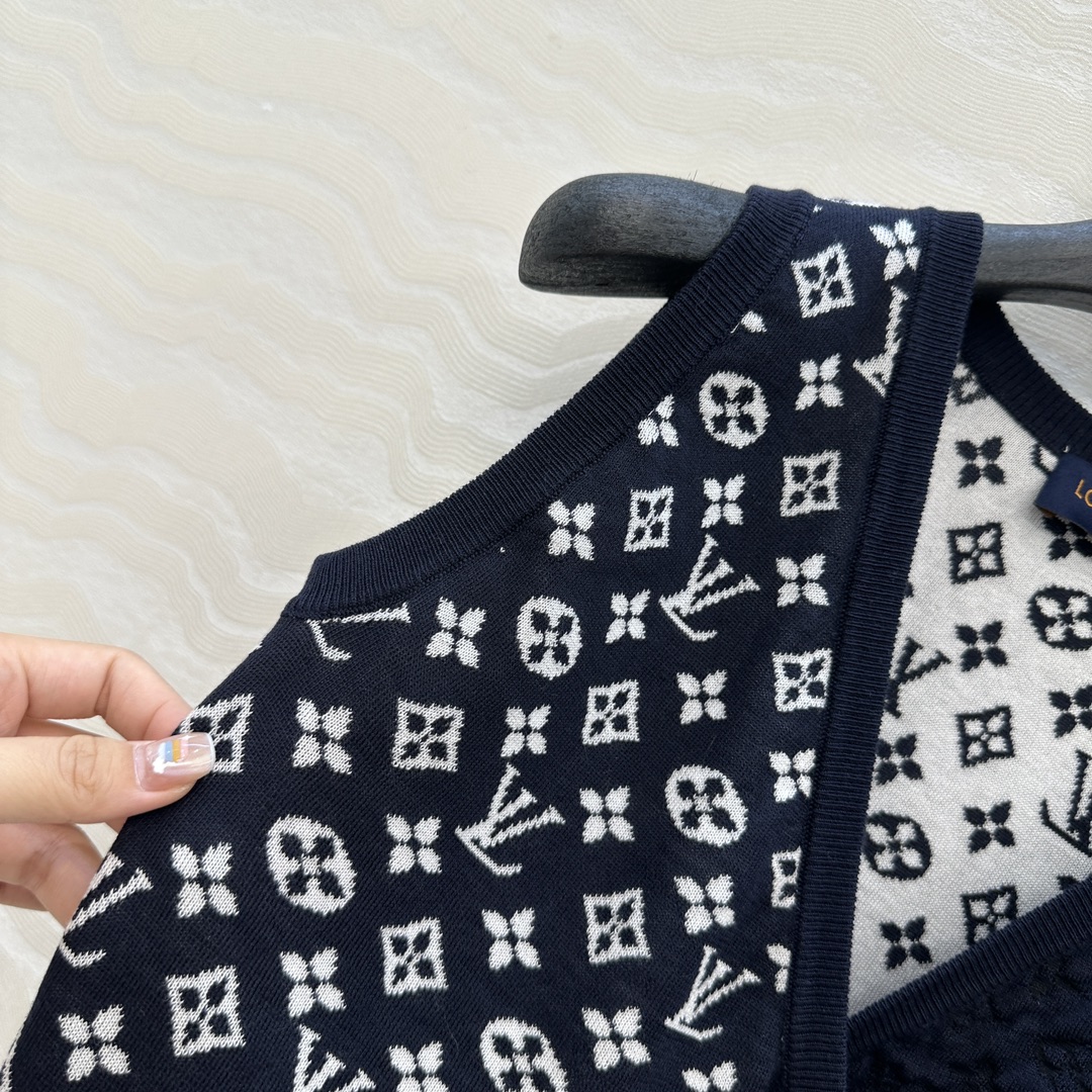 独家首发❤️原单品质！25s春夏 度假新品针织抹胸小背心，定制海军蓝MONOGRAM提花撞色。18针徳国