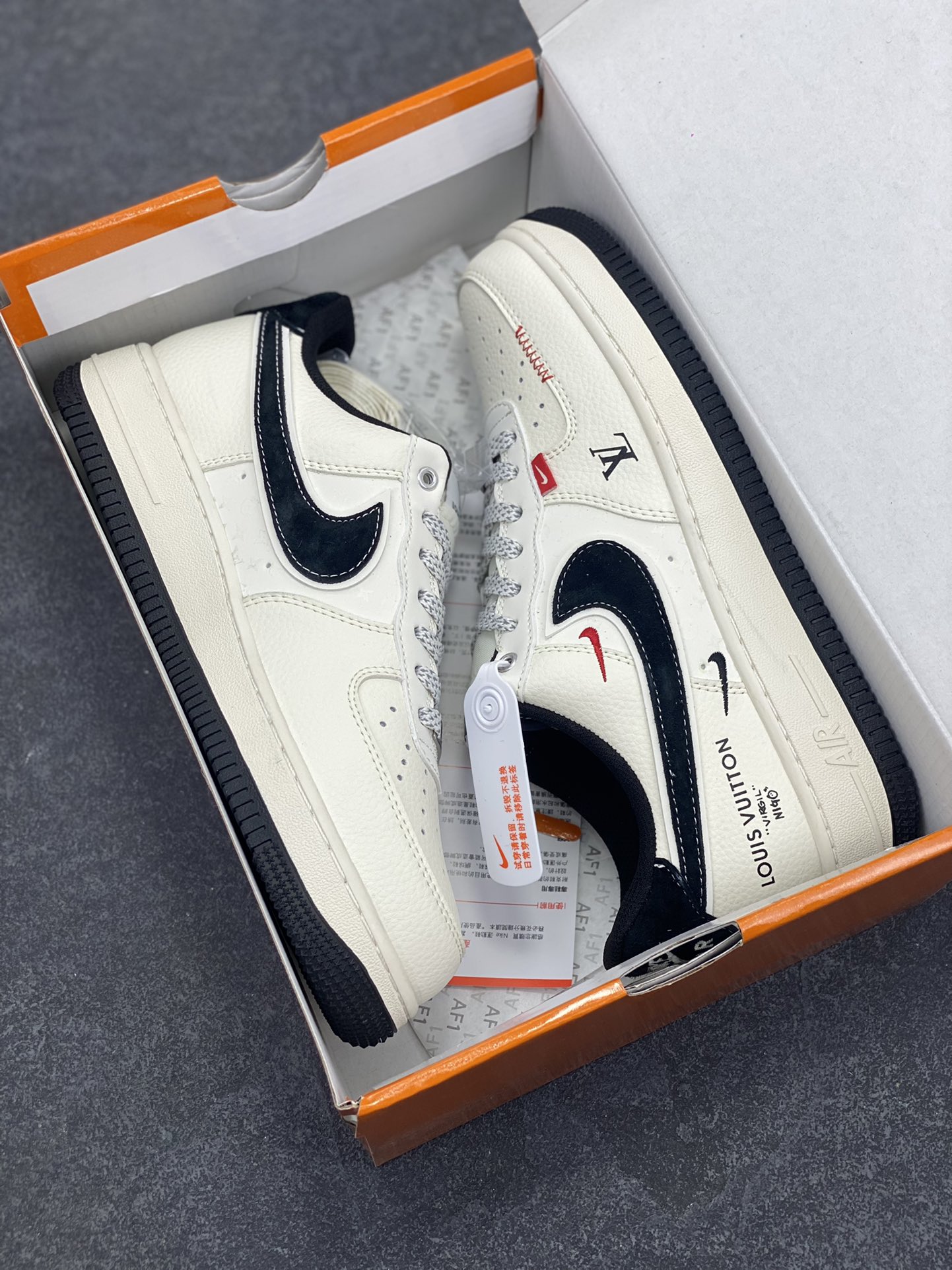 图片[9]-NIke Air Force 1 \’07 Low “LV联名——米黑勾红标”空军一号 低帮 运动鞋 休闲鞋 折边针车 工艺难度大 原楦头原纸板 原装鞋盒 定制五金配件 内置全掌气垫 原厂鞋底 货号：YX5066-348 尺码：36 36.5 37.5 38 38.5 39 40 40.5 41 42 42.5 43 44 44.5 45-选品中心