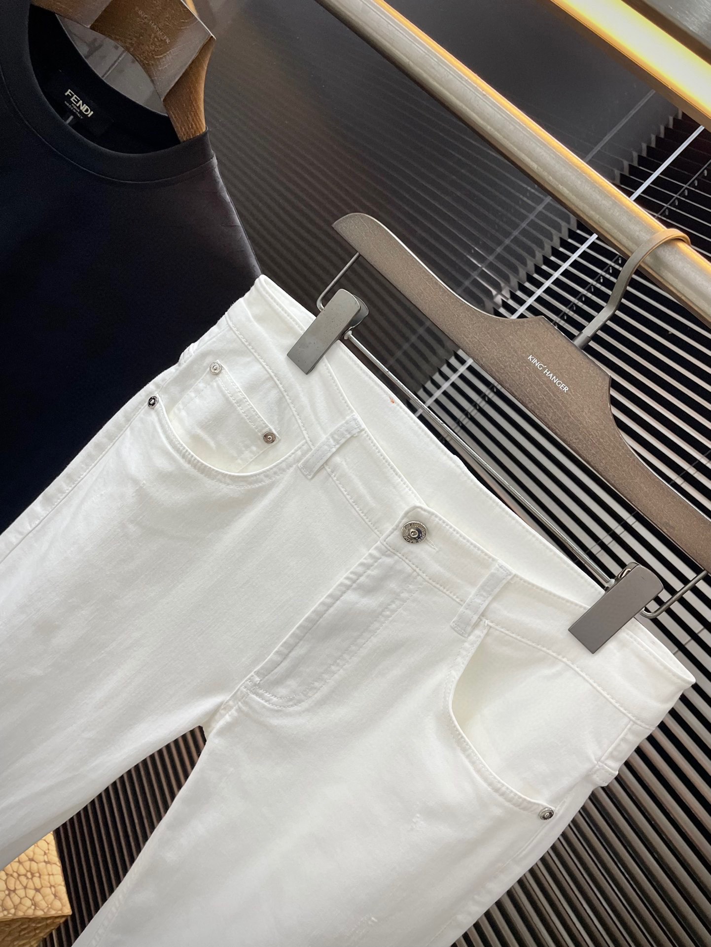 Hermes Summer 2025 Jeans: Italian Cowboy Fabric, Comfortable Fit, Stylish Design - 图片 2