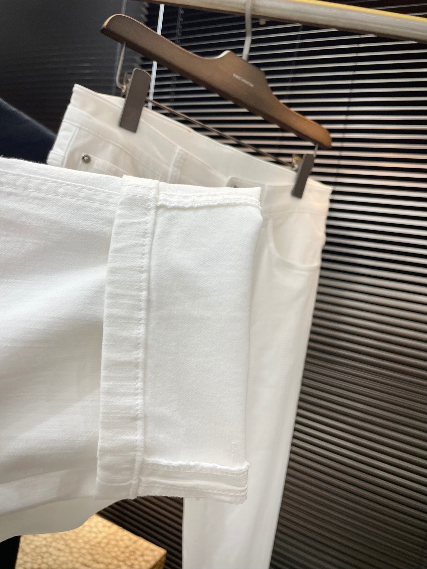 Hermes Summer 2025 Jeans: Italian Cowboy Fabric, Comfortable Fit, Stylish Design - 图片 4