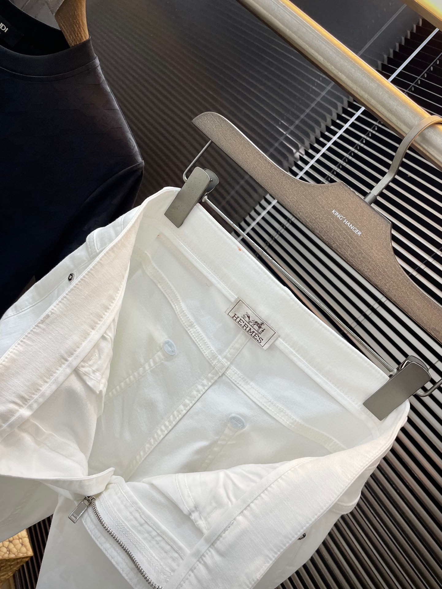 Hermes Summer 2025 Jeans: Italian Cowboy Fabric, Comfortable Fit, Stylish Design - 图片 5