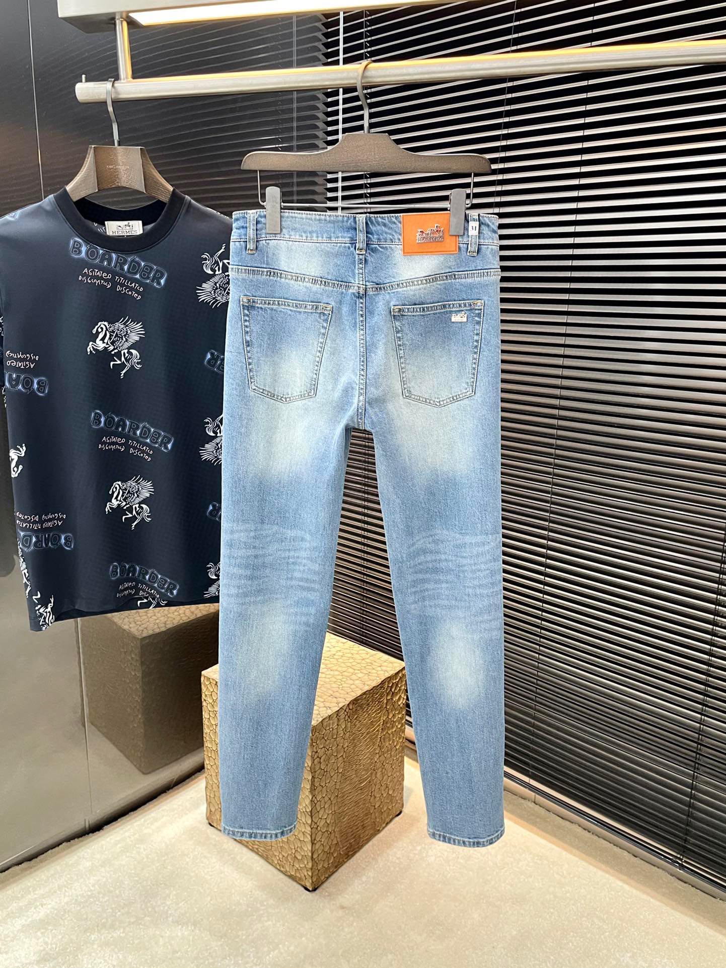 Hermes 2025 Summer Jeans: Italian Cowboy Fabric, Innovative Design, Stylish and Comfortable. - 图片 8