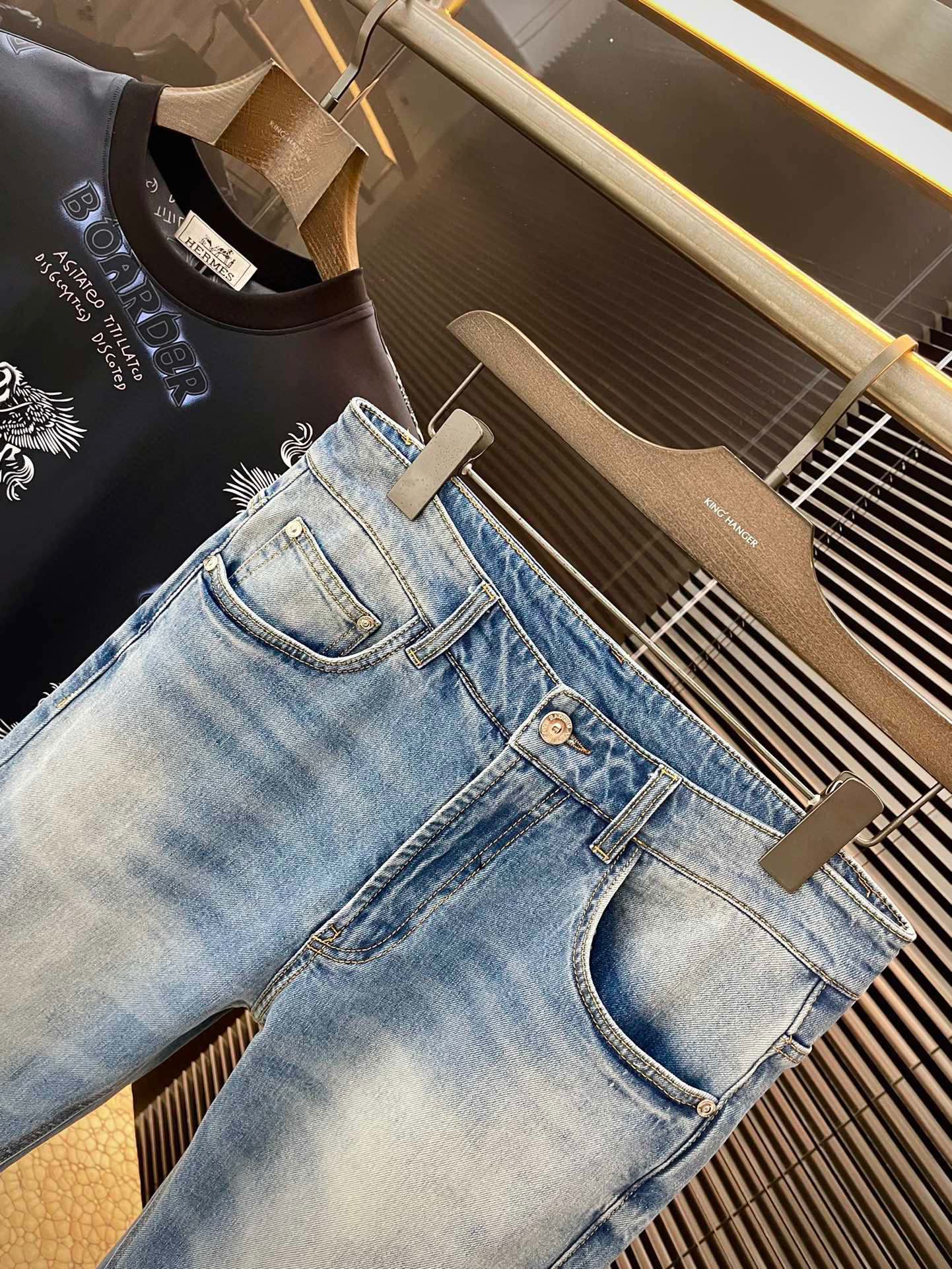 Hermes 2025 Summer Jeans: Italian Cowboy Fabric, Innovative Design, Stylish and Comfortable. - 图片 2
