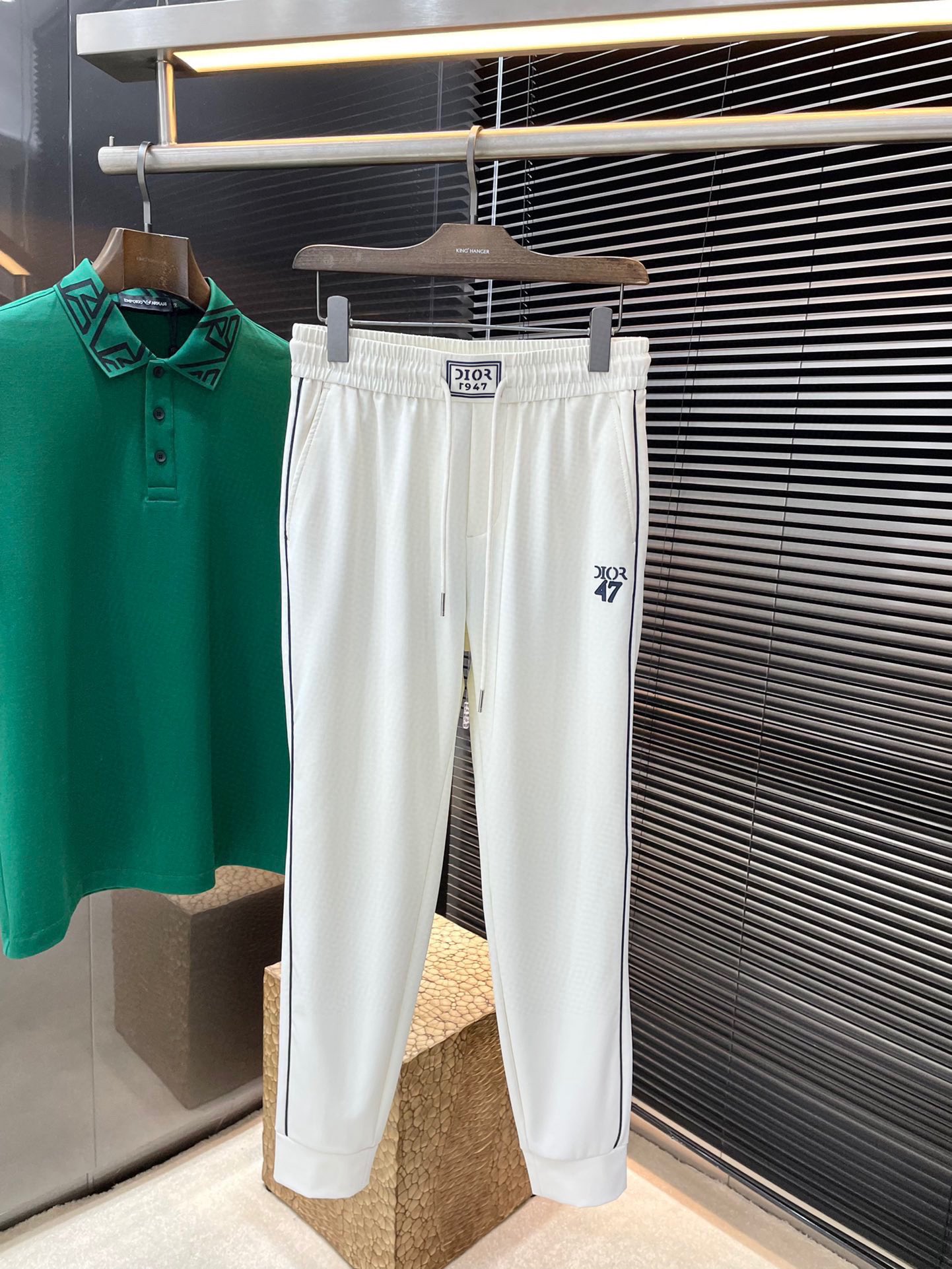 NO:452468,P Dior- (Dior) new spring style, the latest casual pants. The original pants are casual and versatile, casual and lazy, customized original nylon fabric, full of comfort. High-end and atmospheric, does the flavor of spring have? First choice. Number of codes 29-38 (37) purchasing level...,,dior,dior,alexander wang19860909P Dior-（迪奥）春季新款,最新休闲裤.原版裤型上身休闲百搭、随性慵懒范,定制原版锦纶面料,舒适感爆棚.高端大气,春天的味道有没有,首选 .码数 29-38（37）代购级别……,,dior,dior,alexander wang,Men's clothing