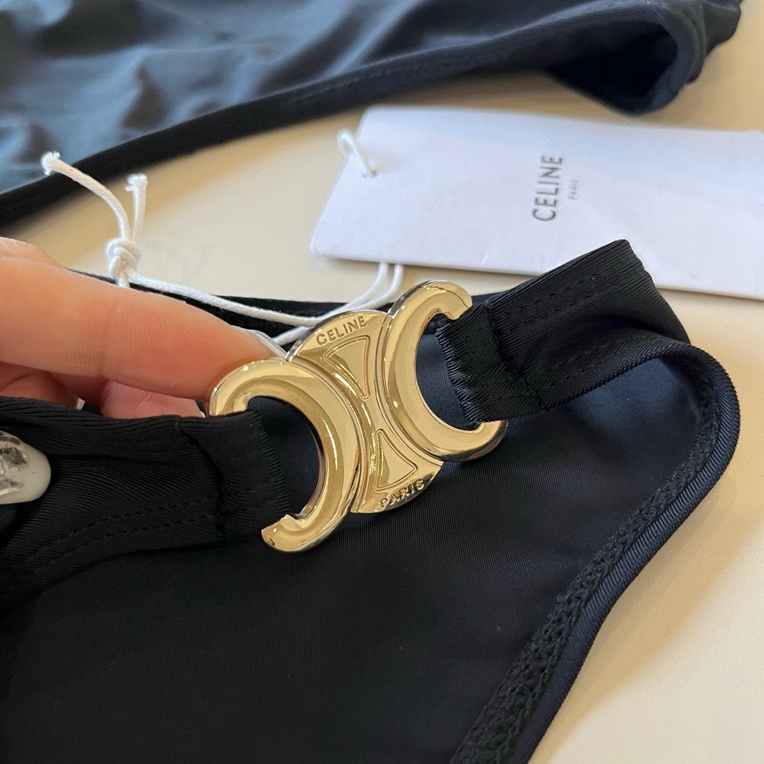 。
Celine赛琳 官方新款泳衣比基尼👙，高端定制，S M L XL