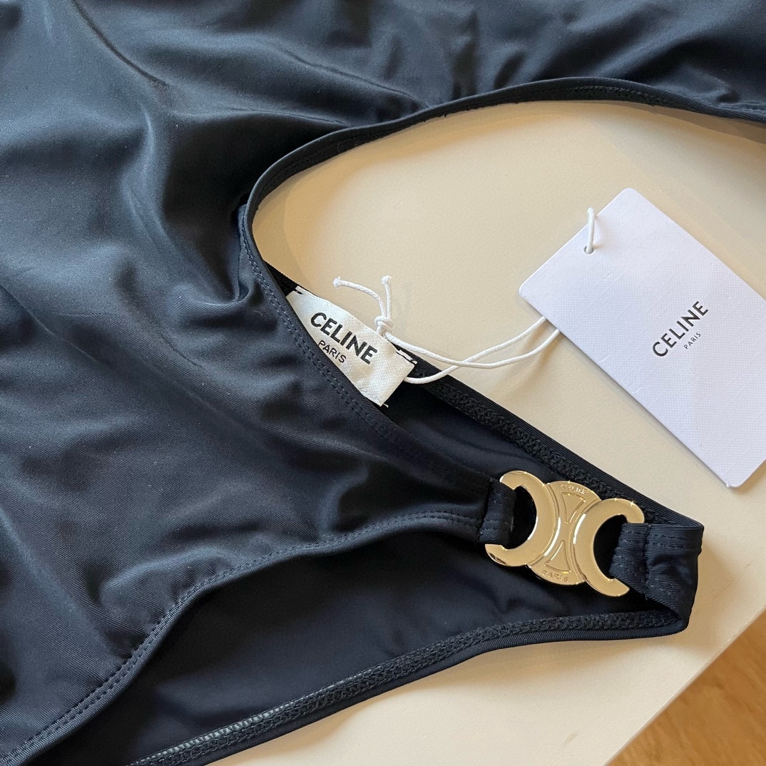 。
Celine赛琳 官方新款泳衣比基尼👙，高端定制，S M L XL