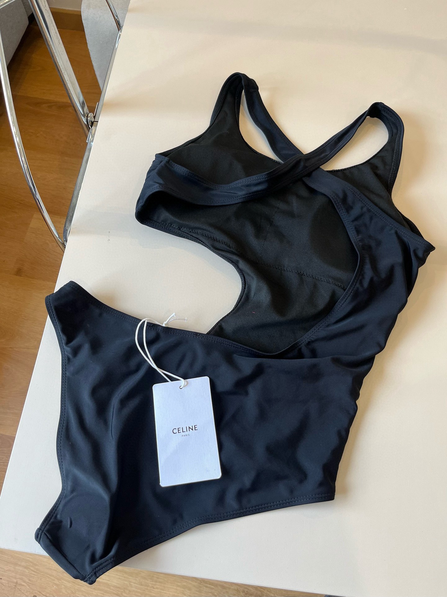 。
Celine赛琳 官方新款泳衣比基尼👙，高端定制，S M L XL