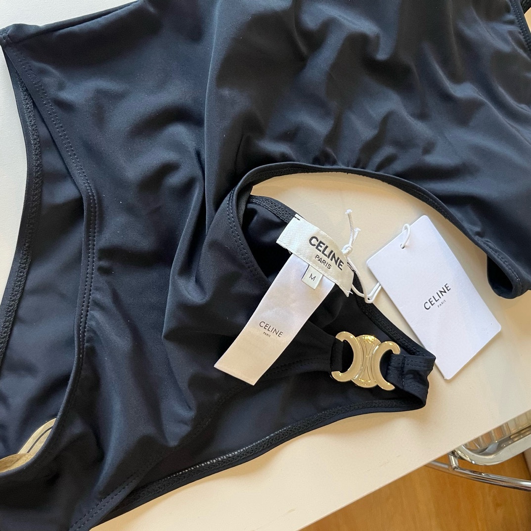 。
Celine赛琳 官方新款泳衣比基尼👙，高端定制，S M L XL