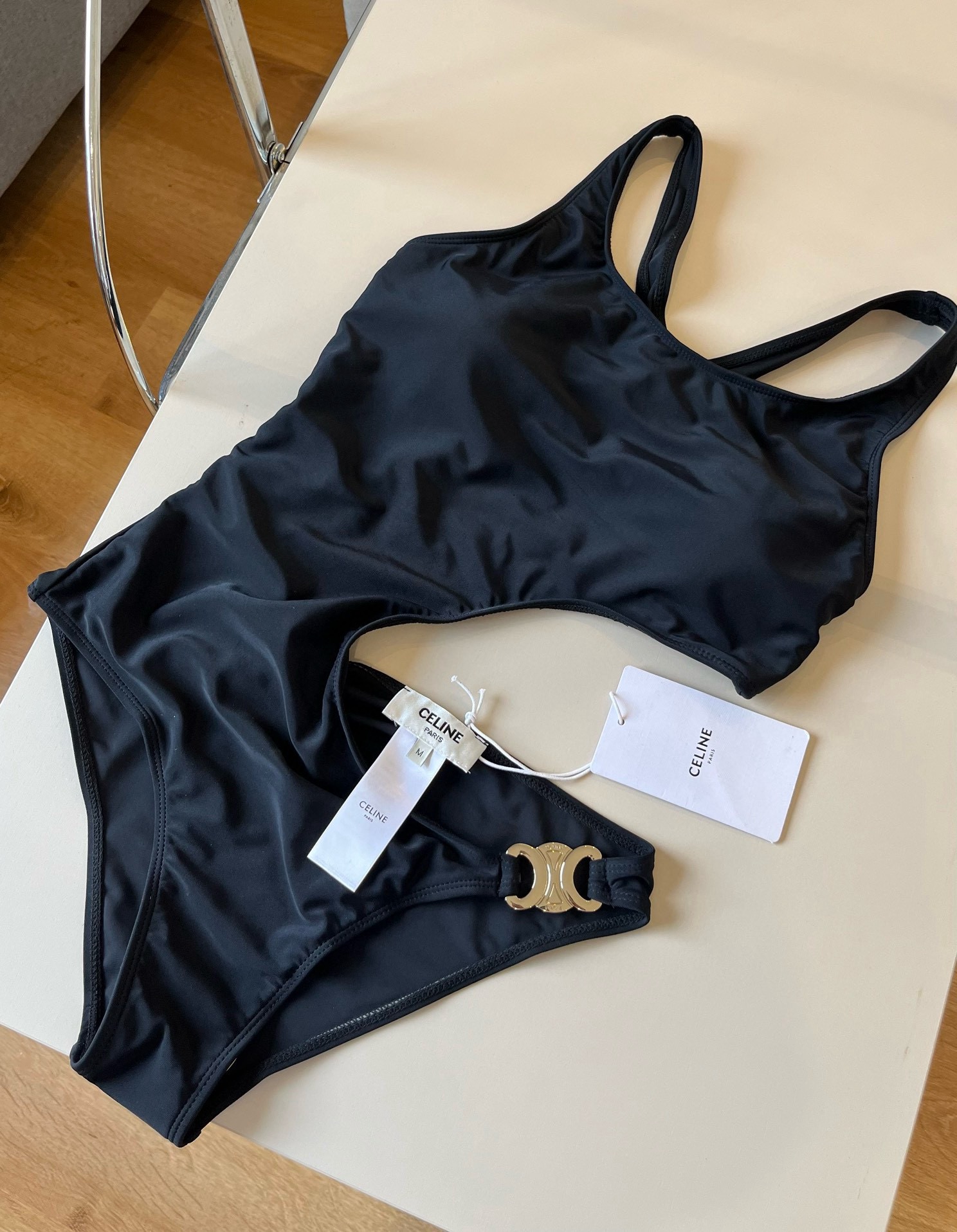 。
Celine赛琳 官方新款泳衣比基尼👙，高端定制，S M L XL