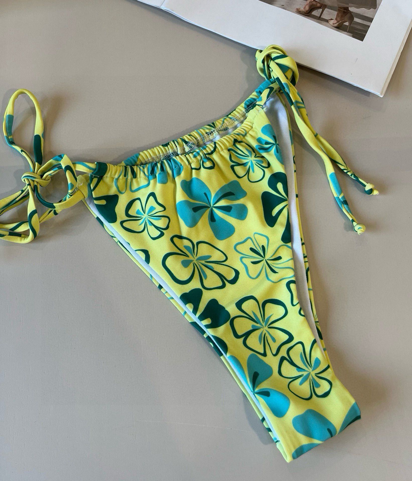 。

潮牌比基尼👙S M L
