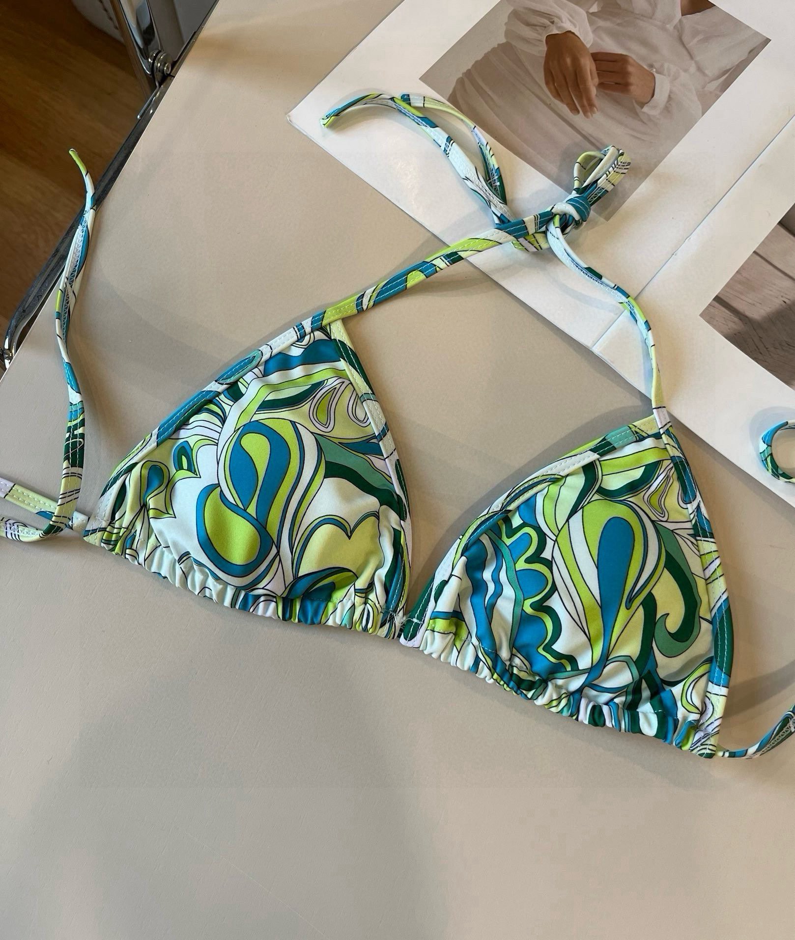 。

潮牌比基尼👙S M L