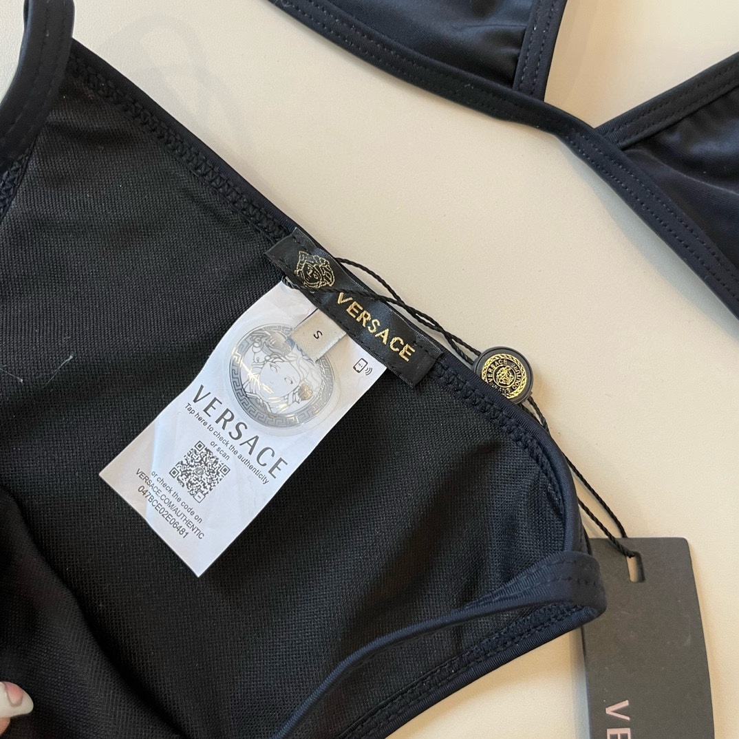 
范思哲官方新款泳衣比基尼👙，高端定制，S M L XL