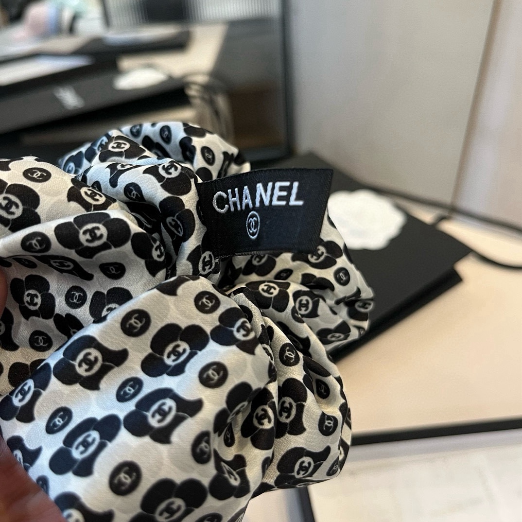 🆕

Chanel香奈儿发圈