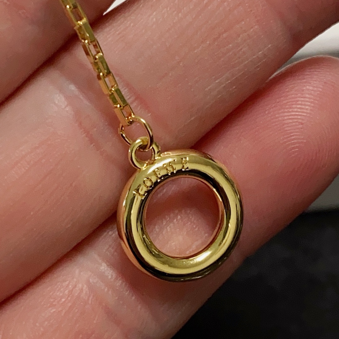 Review: Loewe’s Alphabet Bracelet – Exquisite Design with Beautiful Logo - 图片 5