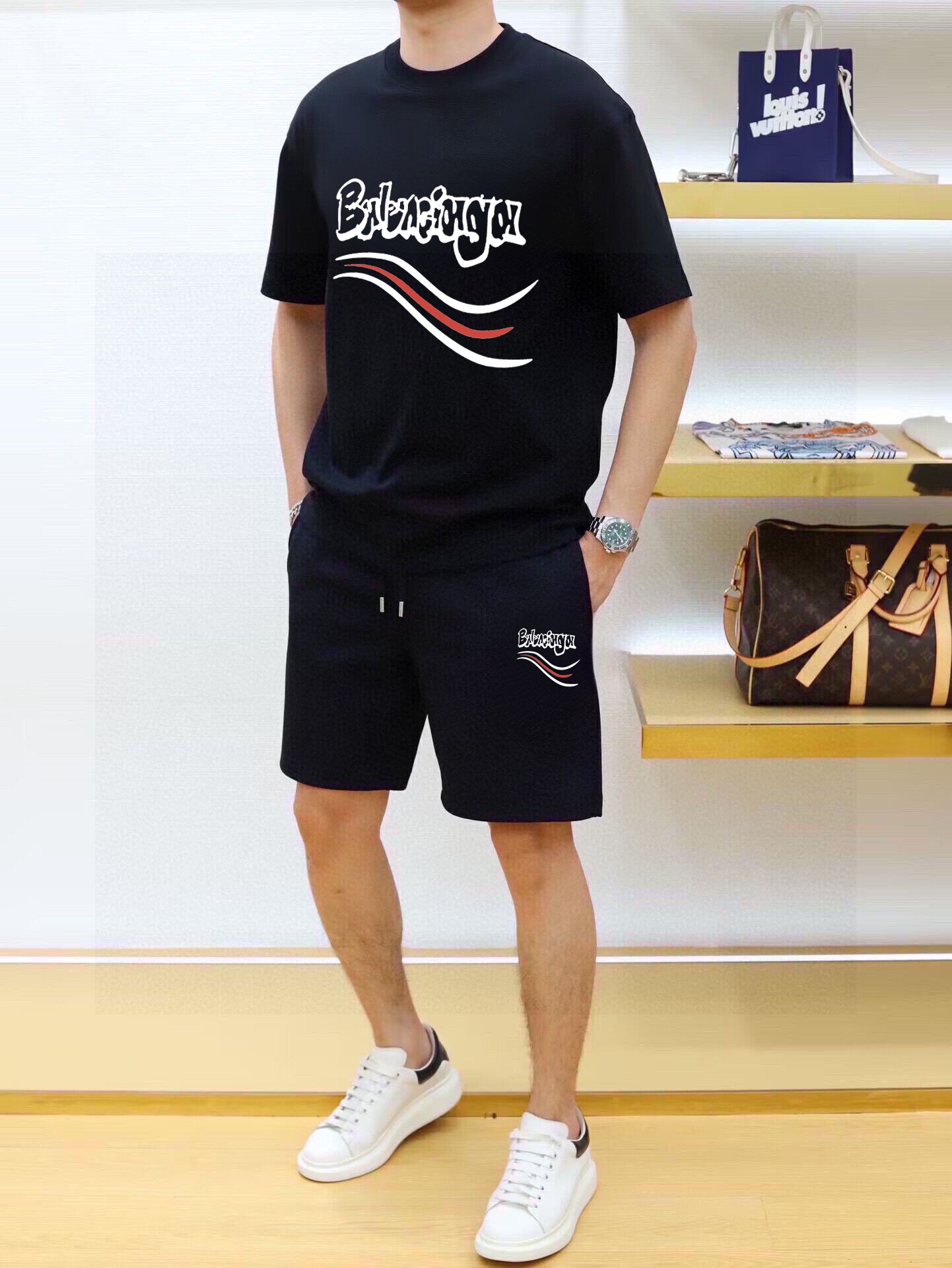 Balenciaga 品牌【BALENCIAGA 巴黎世家】 2025新款男士短袖短裤套装 销售 市面高端版本 手感细腻柔软 让你穿着更加舒适 立体裁剪版型超赞 尺码:M-5XL下单请报身高体重