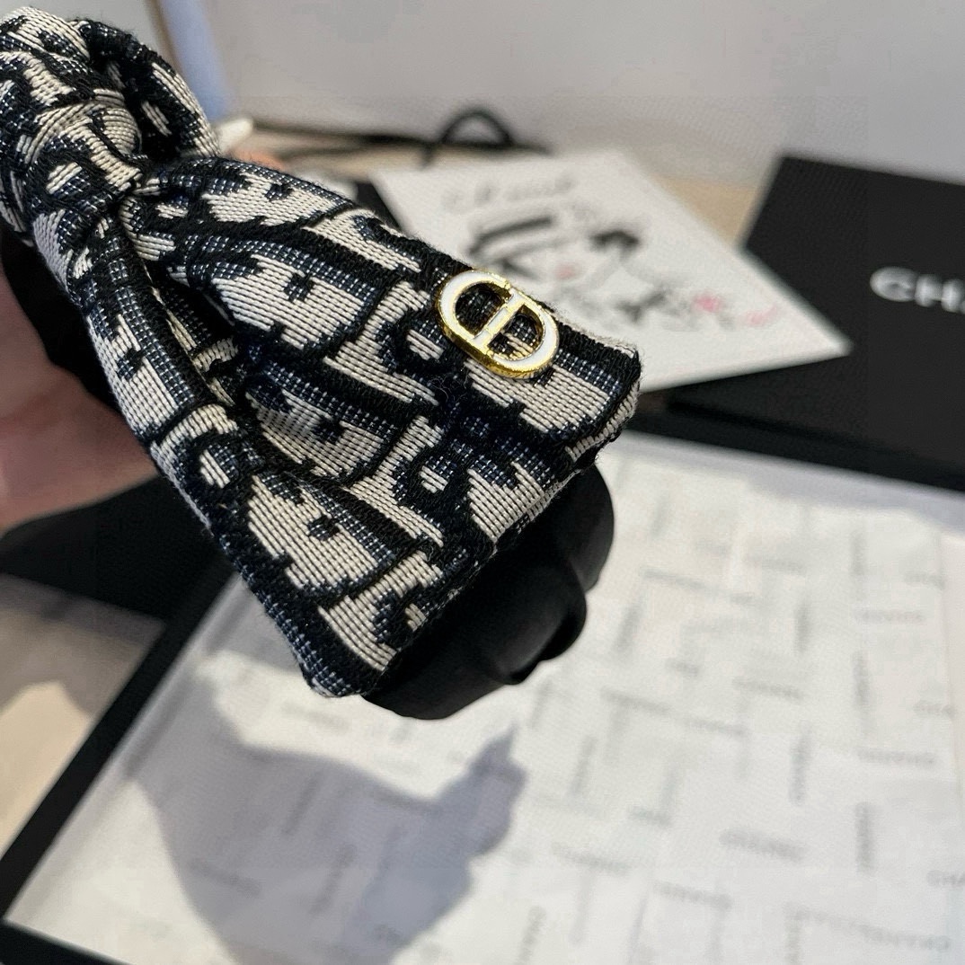 🆕

Dior迪奥新款发箍