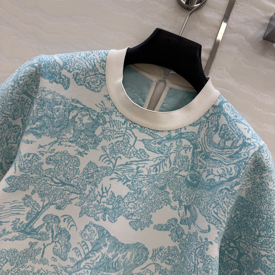 独家首发❤️原单品质，MissD 名媛气质 iviera动物丛林针织🧶短袖上衣！经典版型百搭不挑人，高级