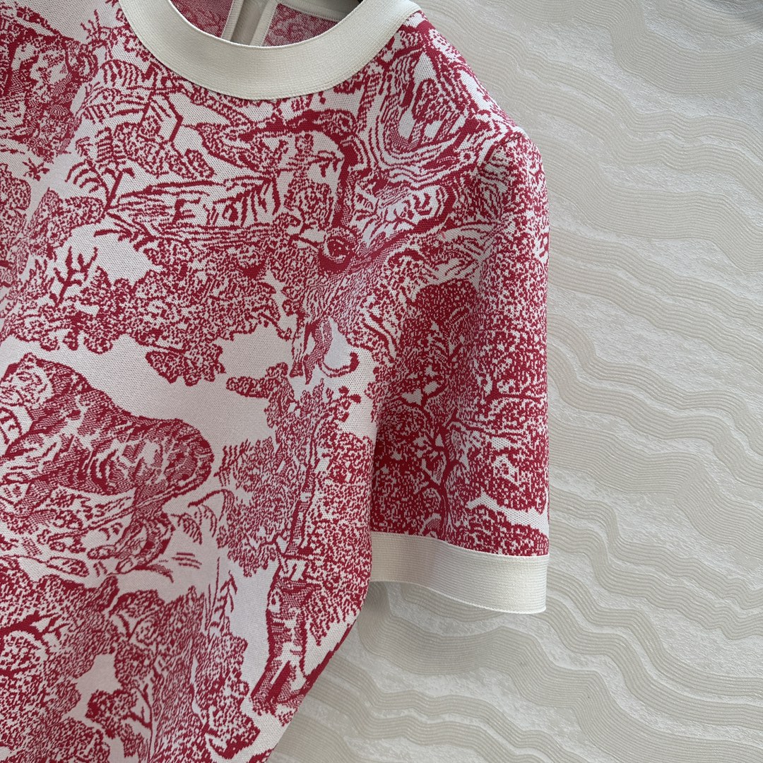 独家首发❤️原单品质，MissD 名媛气质 iviera动物丛林针织🧶短袖上衣！经典版型百搭不挑人，高级