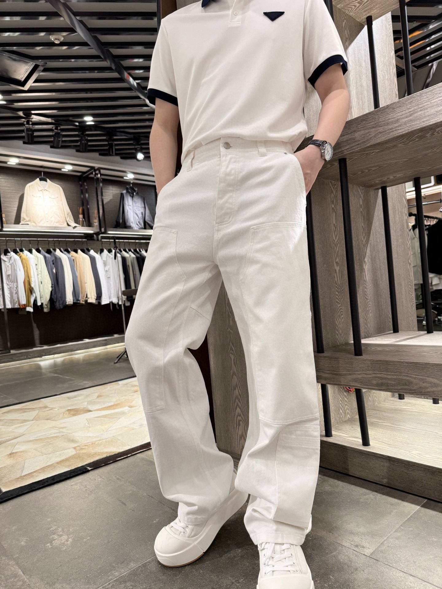 NO:450305,Dior-2025's latest hot casual pants arrive, hot-selling items in Europe and the United States!  Selected custom fabrics imported from Italy with the latest slim fit design of foot, customized hardware and CD letter embroidery to highlight fashion, needless to say, the upper body effect is: S-XXXL (model 180/140 wears M, with Hong Kong Lane Crawford gift box packaging), dior, alexander wang19860909迪奥-2025最新爆款休闲裤到货,欧美热销单品！精选意大利进口定制面料搭配最新的收脚修身设计,定制五金和CD字母绣彰显时尚 上身效果不用多说.码数:S-XXXL(模特180/140穿M,配香港连卡佛礼盒包装）,,dior,alexander wang,Men's clothing