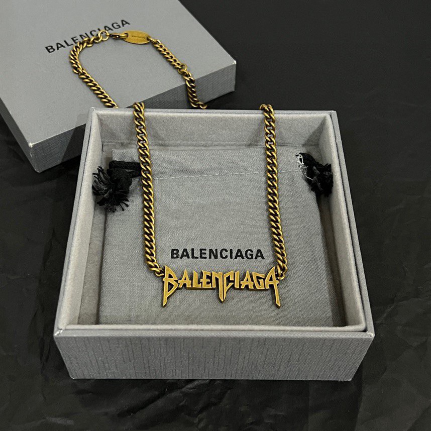 【】原单货🔹🔹新品 巴黎世家 项链Balenciaga 做旧款🔹专柜一致 黄铜材质 古金电镀 火爆款出货