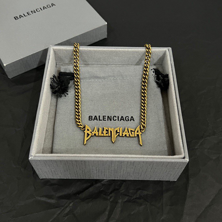【】原单货🔹🔹新品 巴黎世家 项链Balenciaga 做旧款🔹专柜一致 黄铜材质 古金电镀 火爆款出货